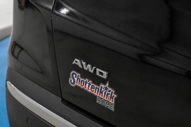Used 2020 Black Cadillac Sport image 9