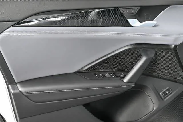2026 Volkswagen Tiguan SE R-LINE BLACK - Photo 6