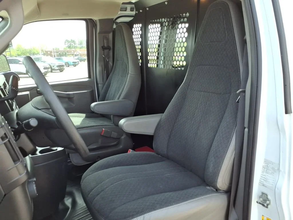Used 2024 Summit White Chevrolet WT image 11