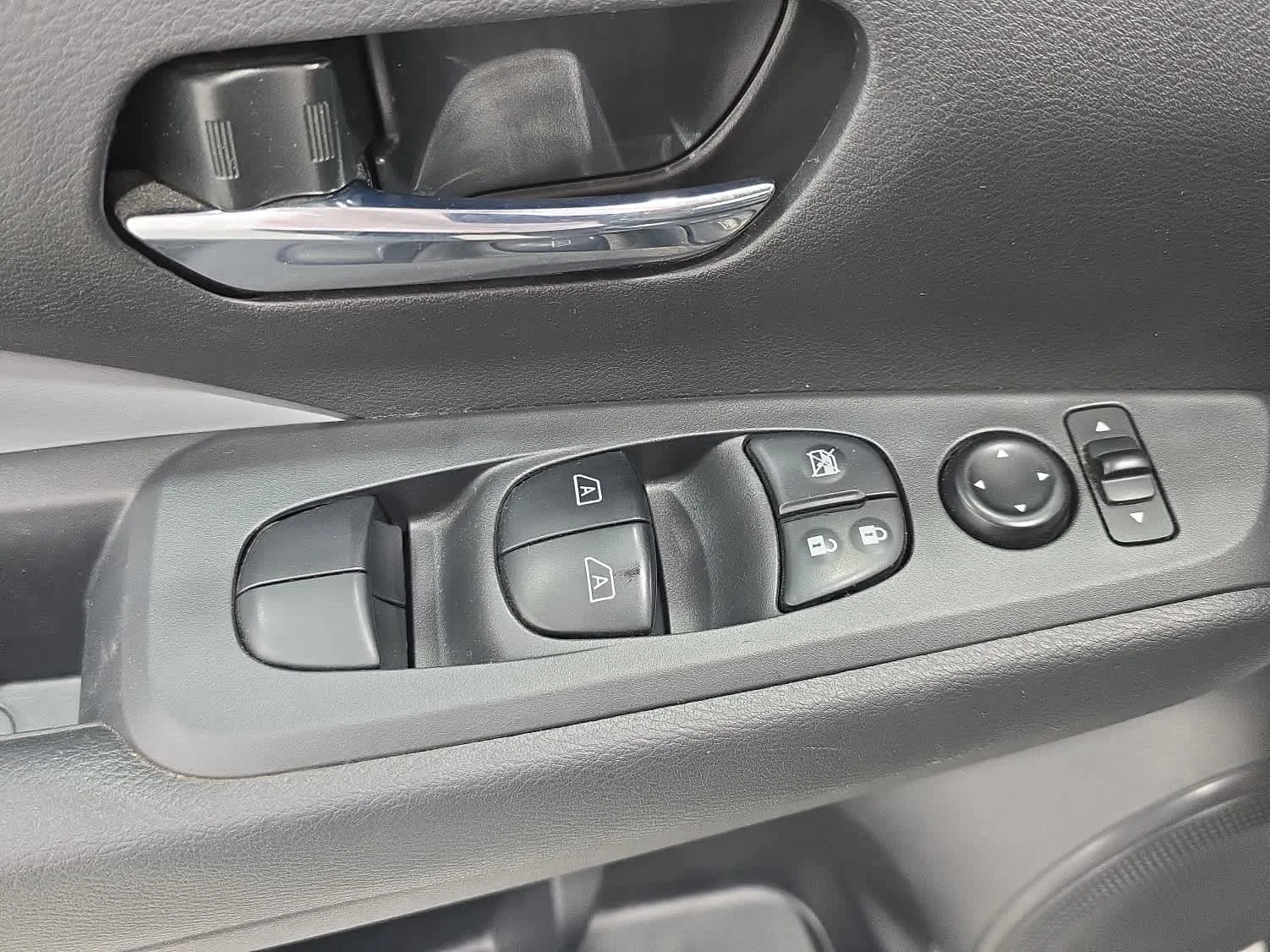 Used 2023 Gun Metallic Nissan SR image 17