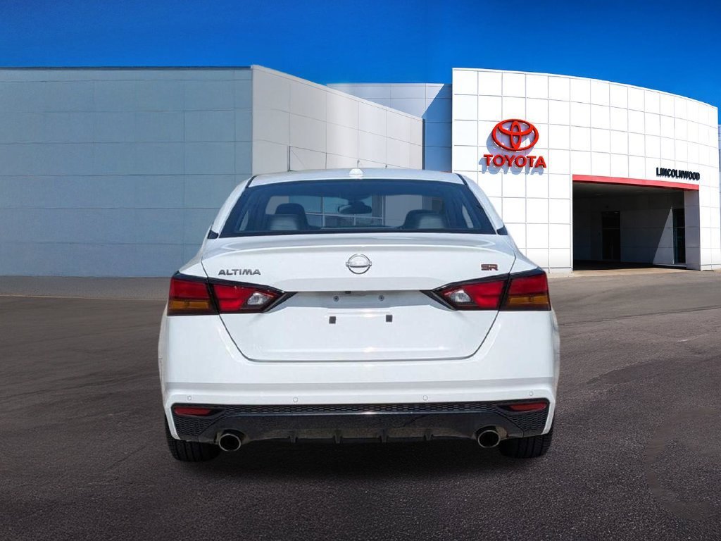 Used 2024 White Nissan 2.5 SR image 13