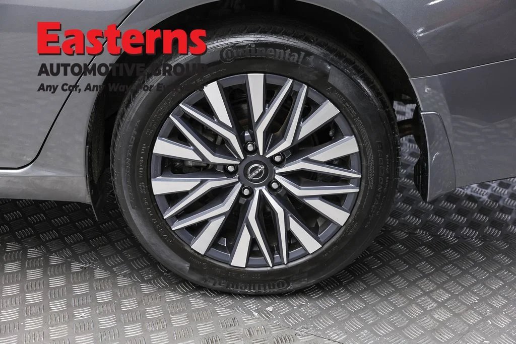 Used 2023 Gray Nissan 2.5 SV image 8