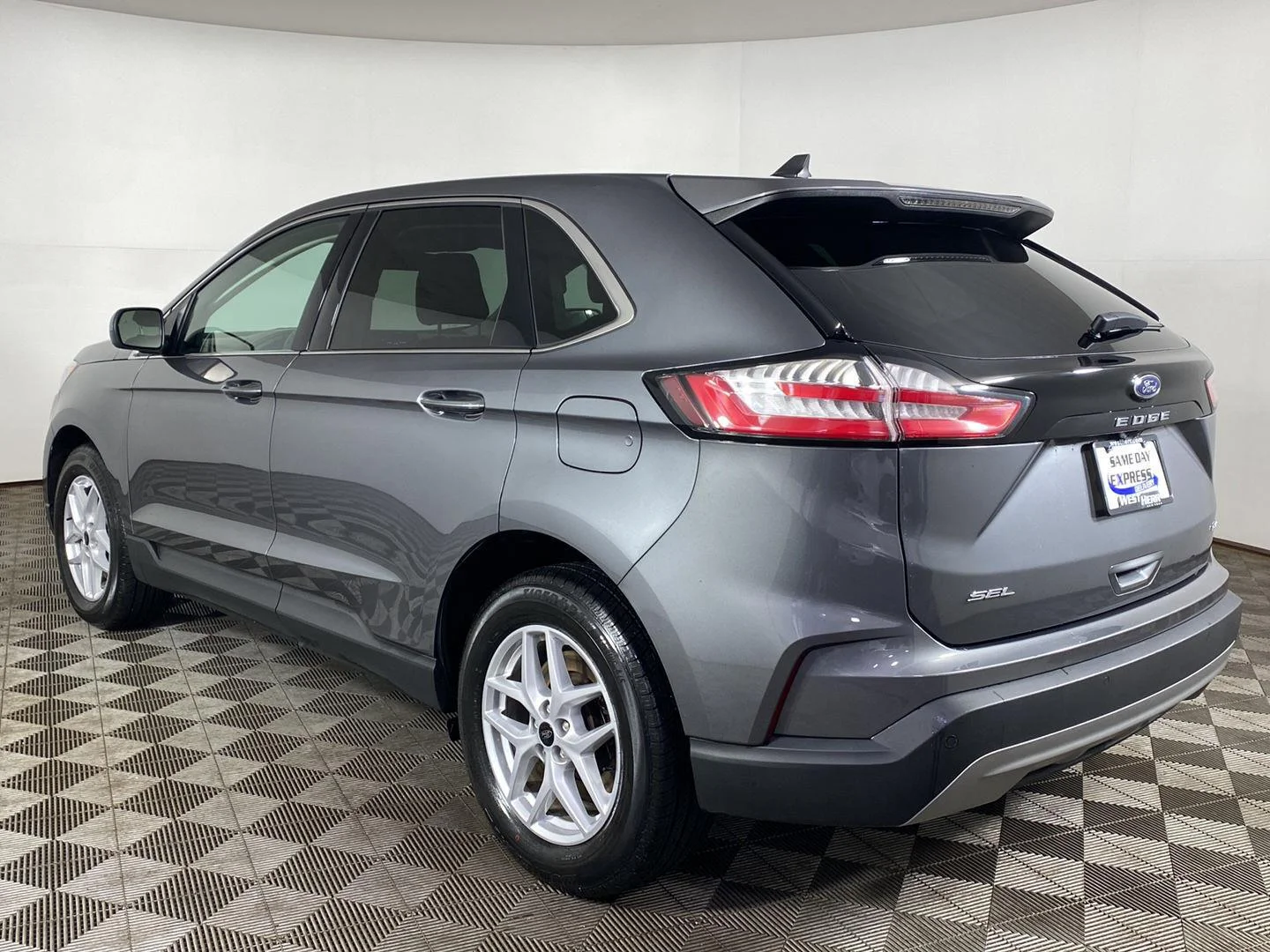 Used 2024 Carbonized Gray Ford SEL image 30