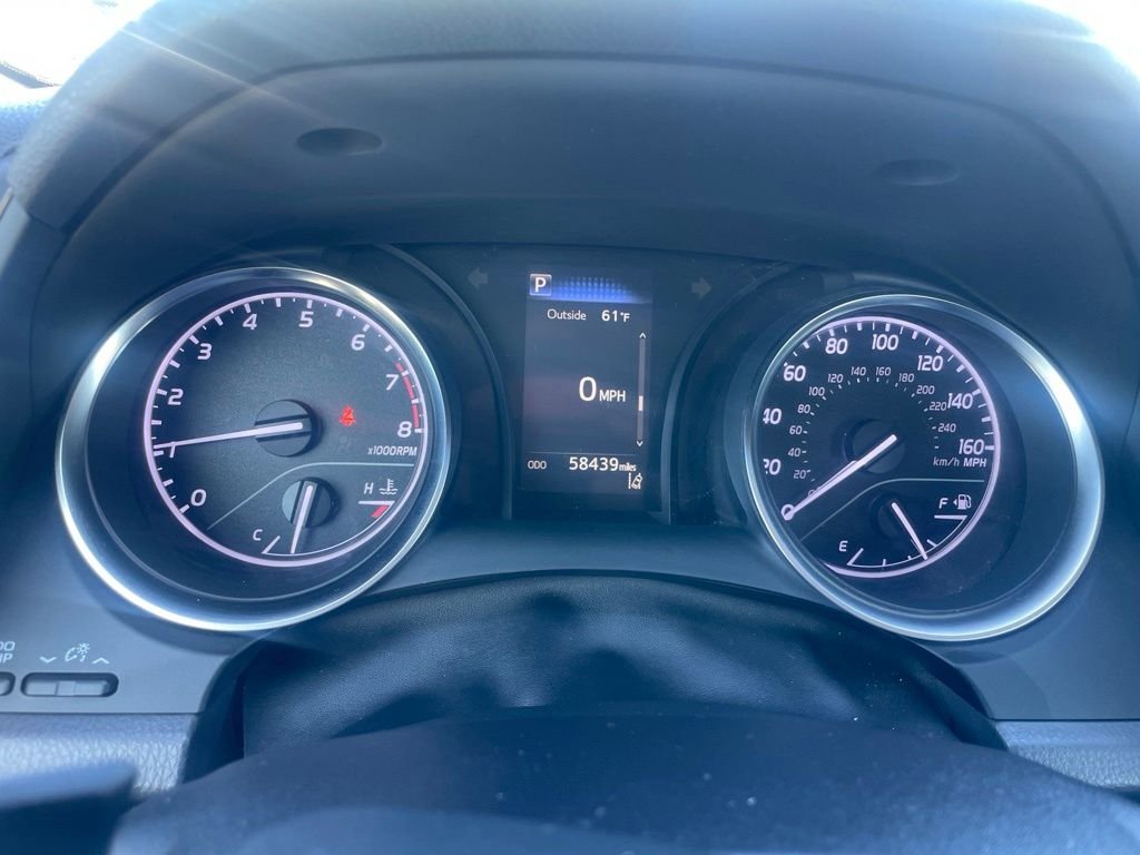 Used 2018 Super White Toyota SE image 13