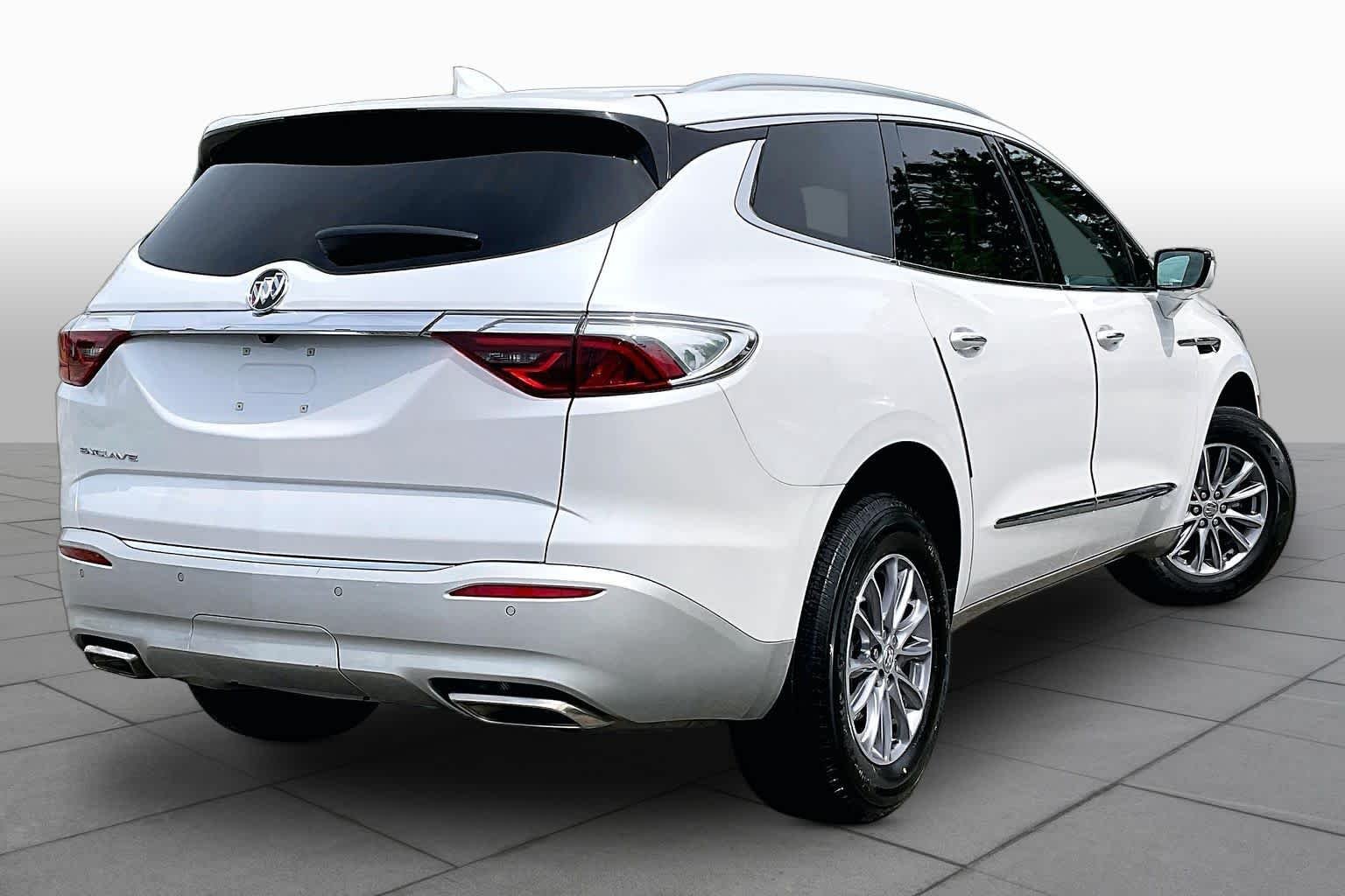 Used 2024 White Frost Tricoat Buick Essence image 25