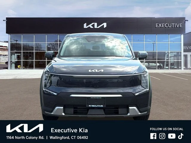 New 2026 Gray Kia Light Long Range image 3