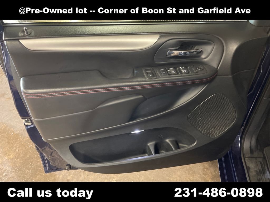 Used 2016 Blue Dodge R/T image 15