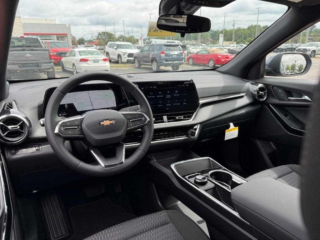2027 Chevrolet Equinox LT - Photo 14