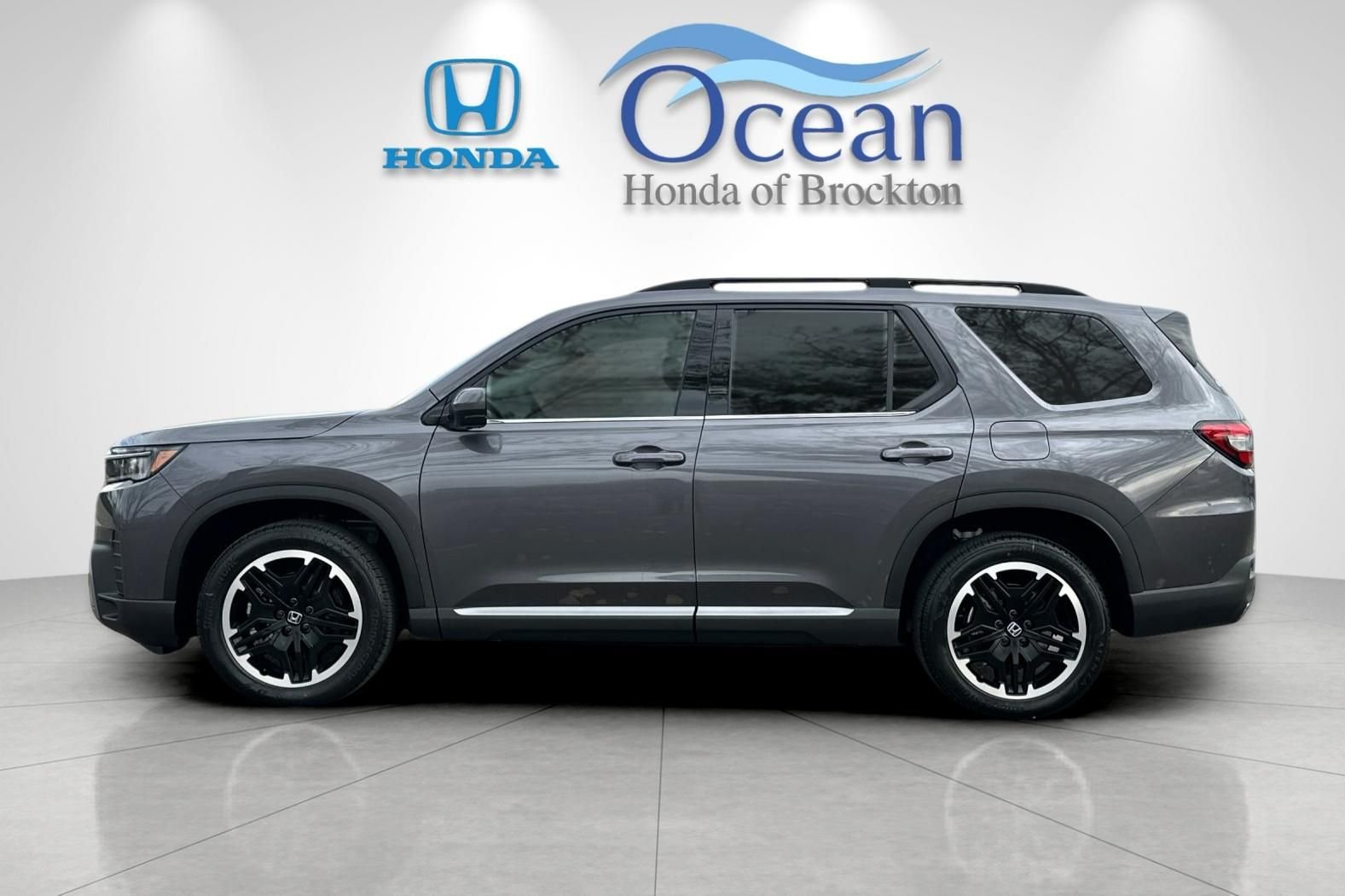 New 2026 Modern Steel Metallic Honda Touring image 2