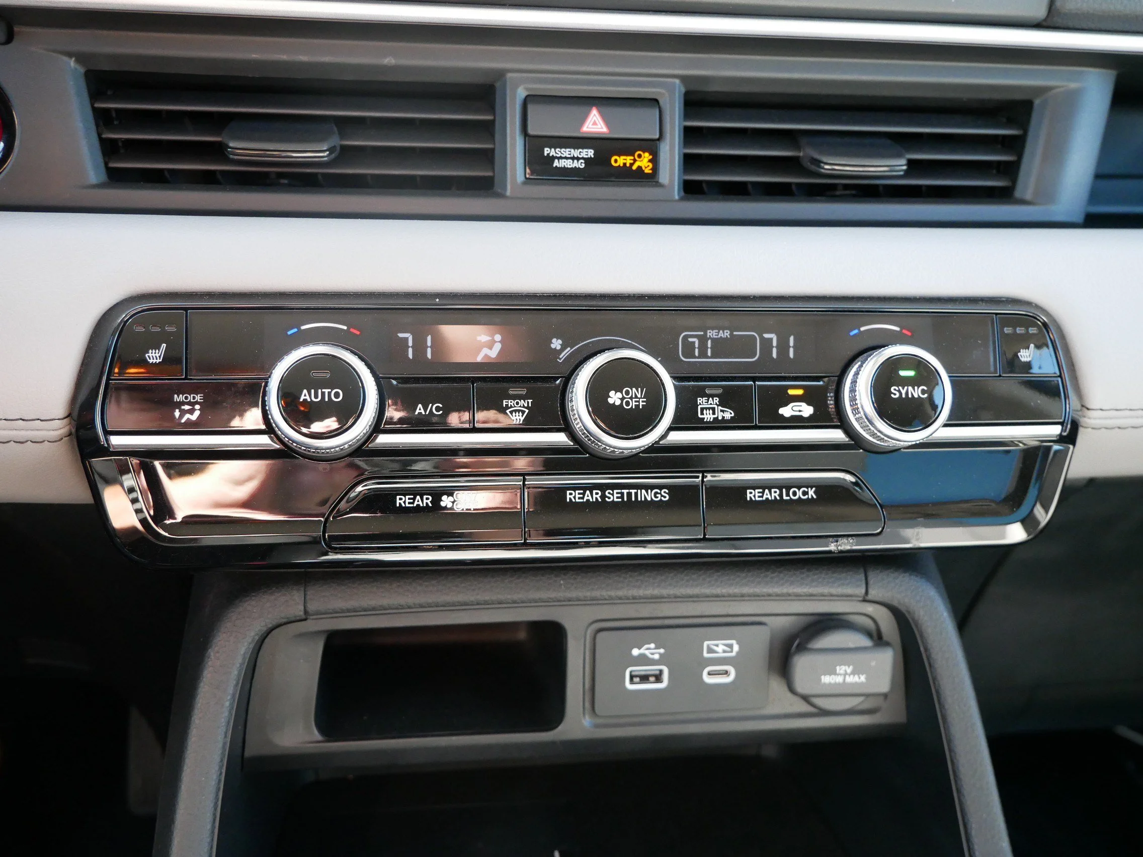 2025 Honda Pilot Touring - Photo 23