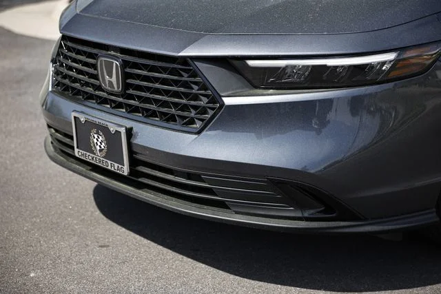 New 2026 Meteorite Gray Metallic Honda SE image 3