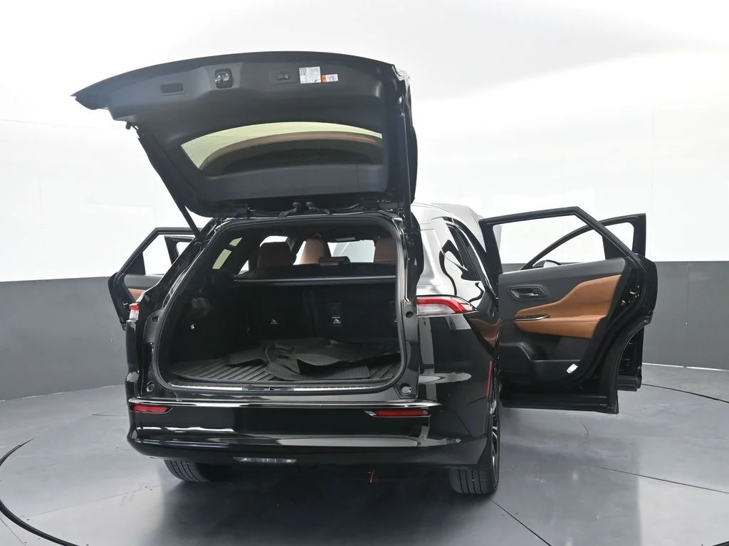 Used 2025 Black Toyota XLE image 81