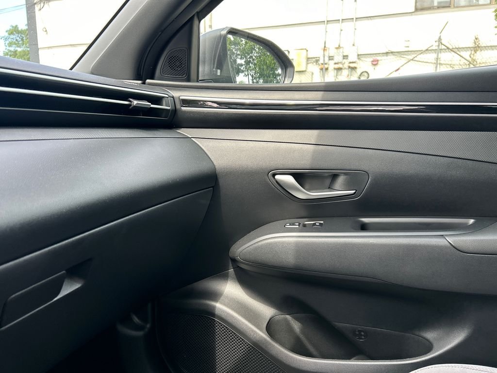 Used 2024 Green Hyundai SEL image 21
