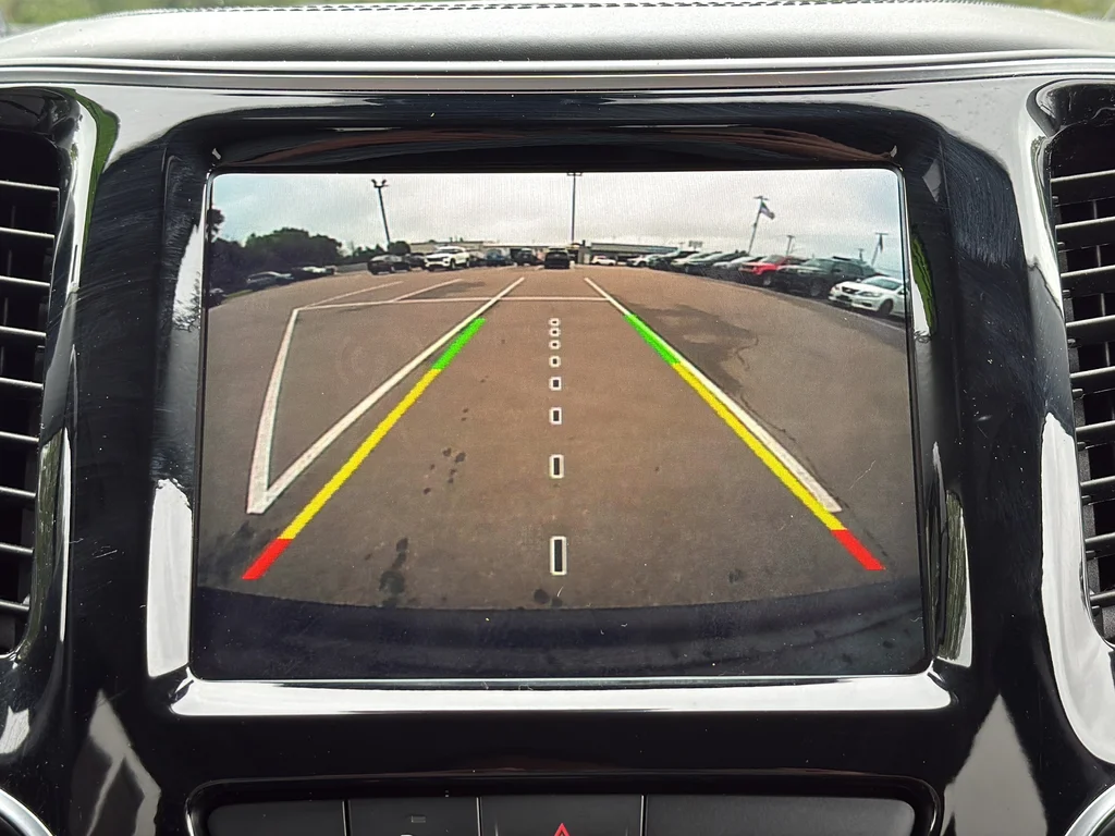 Used 2019 Black Jeep Overland image 13