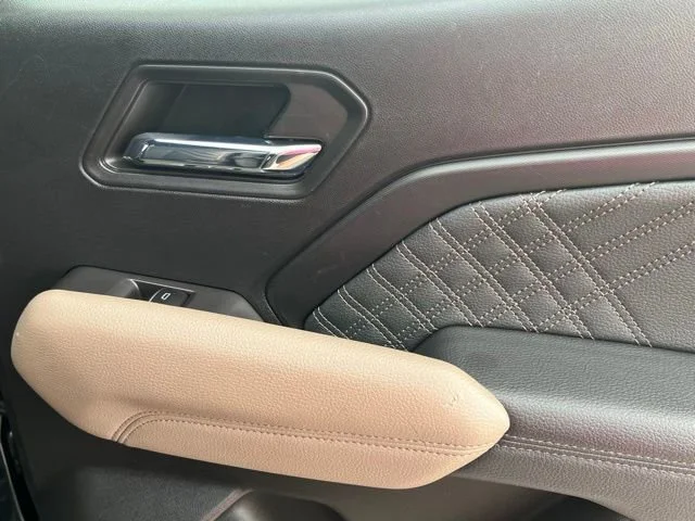 Used 2023 Onyx Black GMC Denali image 21