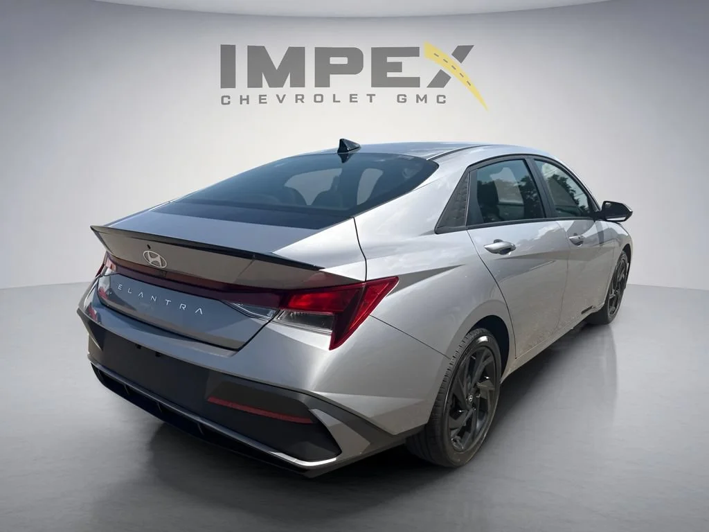 Used 2026 Silver Hyundai SEL Sport image 5