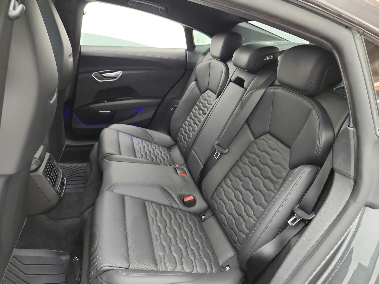 Used 2023 Daytona Gray Pearl Effect Audi Premium Plus quattro image 15