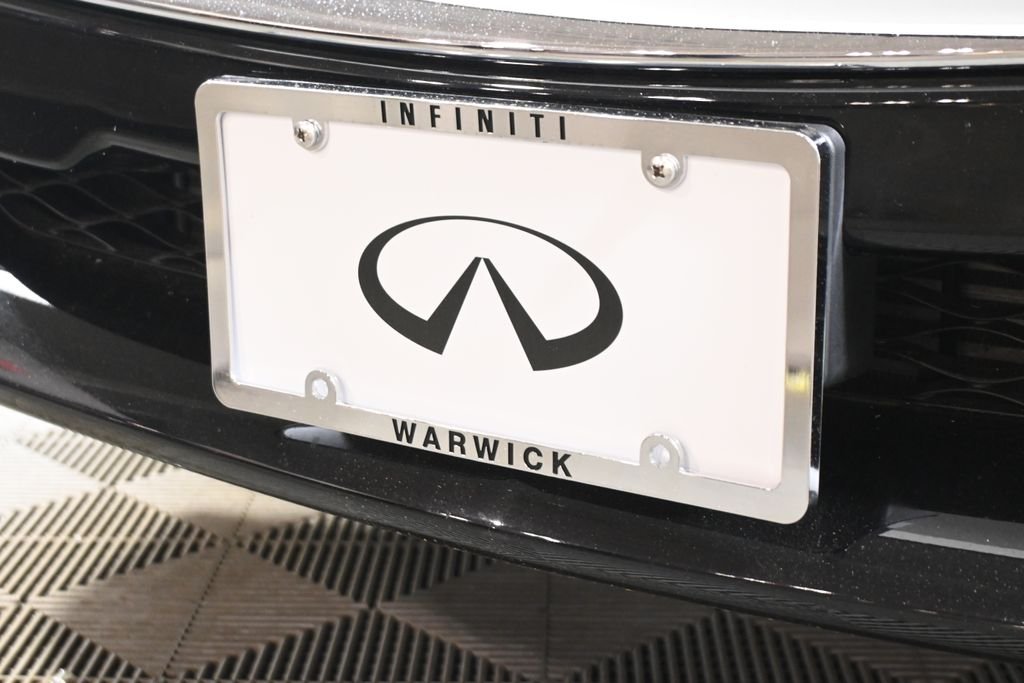 Certified Used 2023 Black INFINITI LUXE image 14