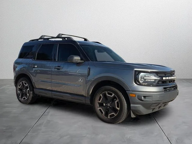 Used 2022 Gray Ford Outer Banks image 6