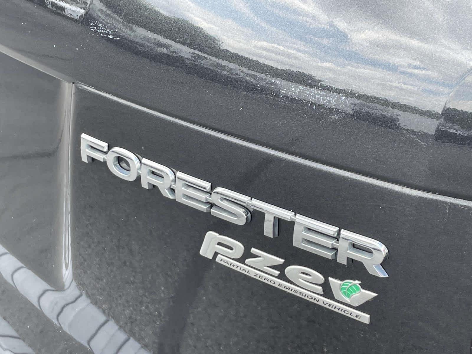 Used 2015 Dark Gray Metallic Subaru 2.5i Premium image 15