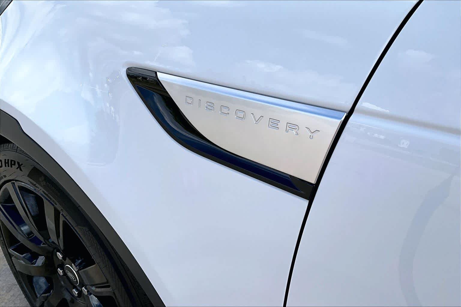 Used 2018 Fuji White Land Rover HSE Luxury image 35