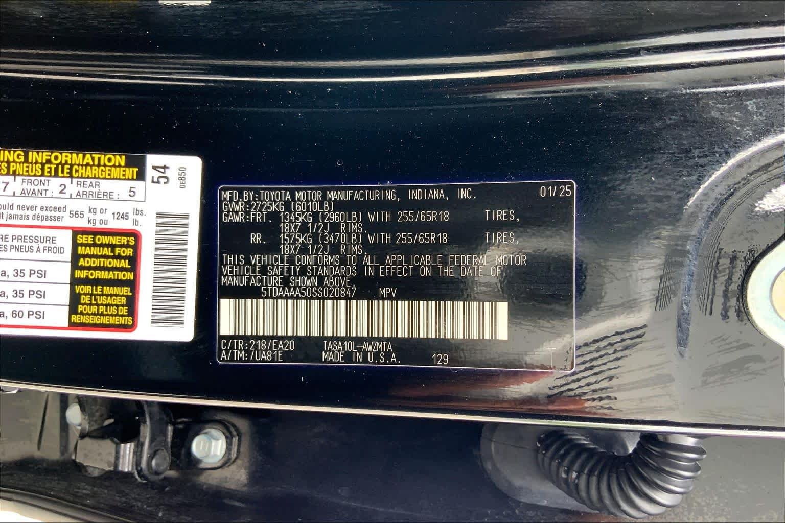 Used 2025 Midnight Black Metallic Toyota XLE image 36