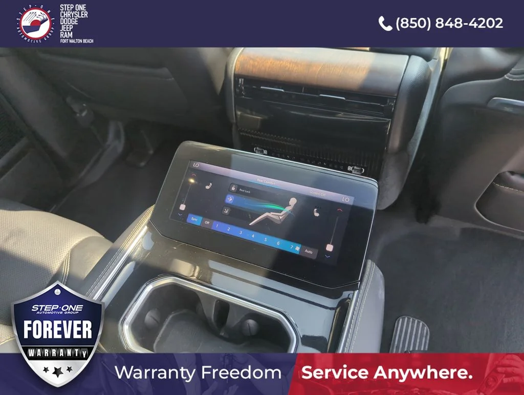 Used 2024 Black Jeep Base image 35