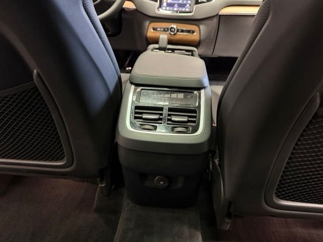 Certified Used 2023 Platinum Gray Metallic Volvo B6 Plus 7-Seater image 37