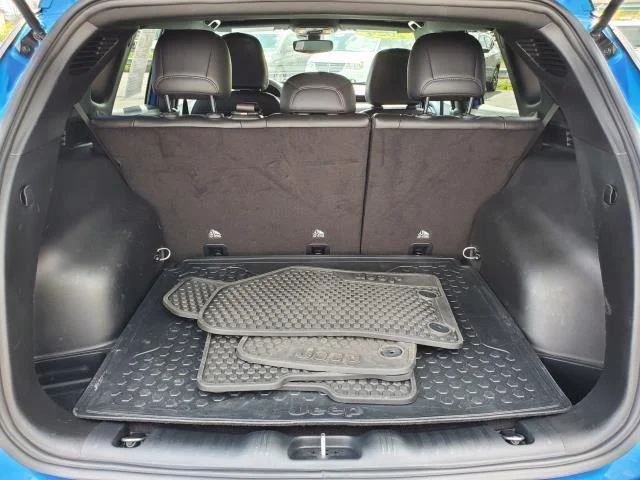 Used 2024 Red Hot Pearlcoat Jeep Trailhawk image 30