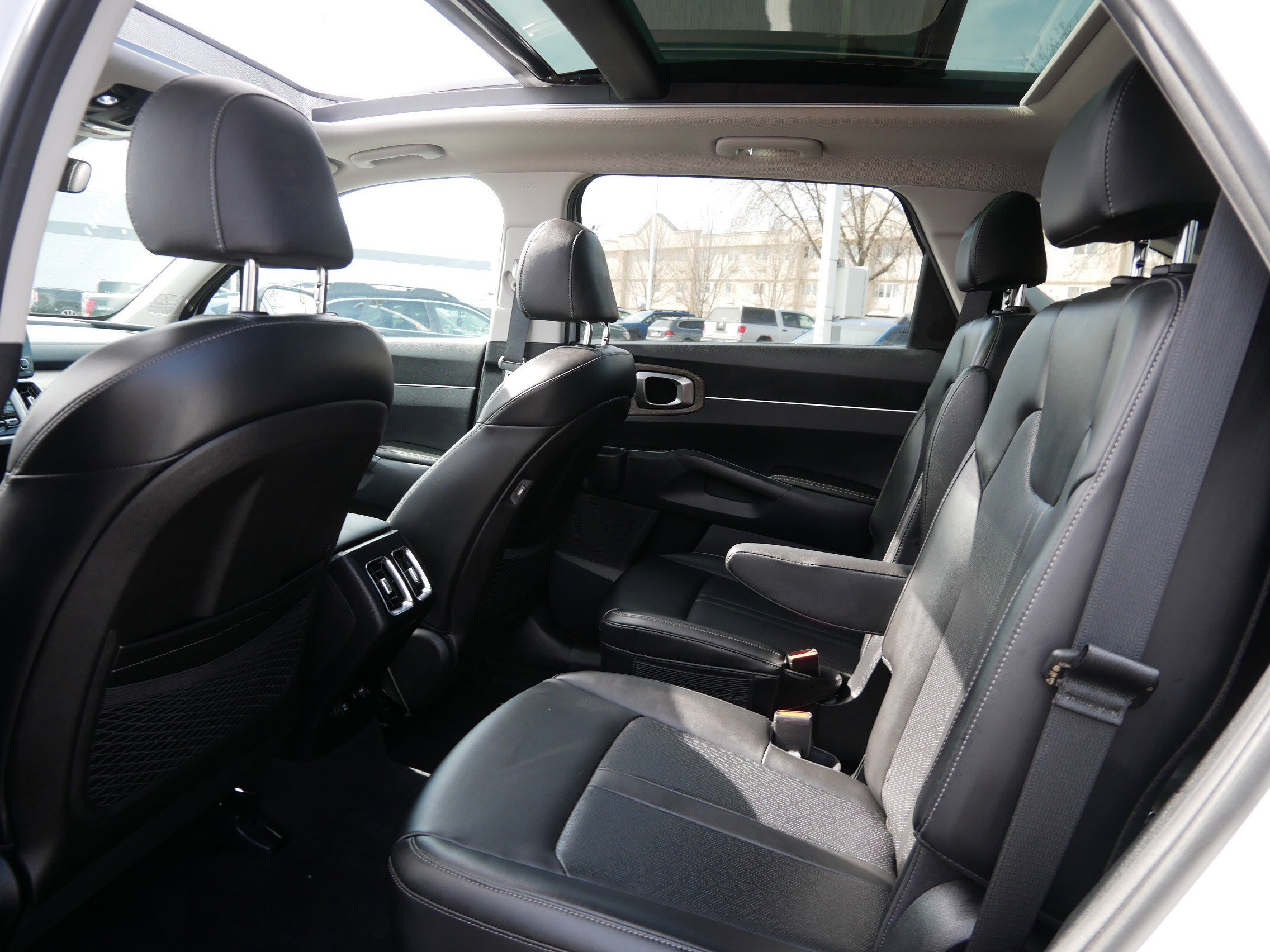 Used 2023 Glacial White Pearl Kia X-Line EX image 33