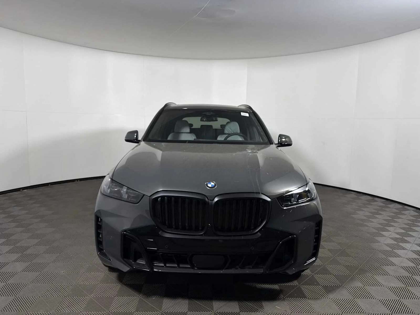 New 2026 Dravit Grey Metallic BMW xDrive40i image 5