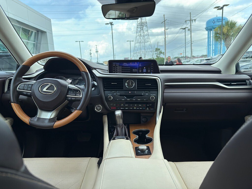 Used 2019 Satin Cashmere Metallic Lexus Base image 12
