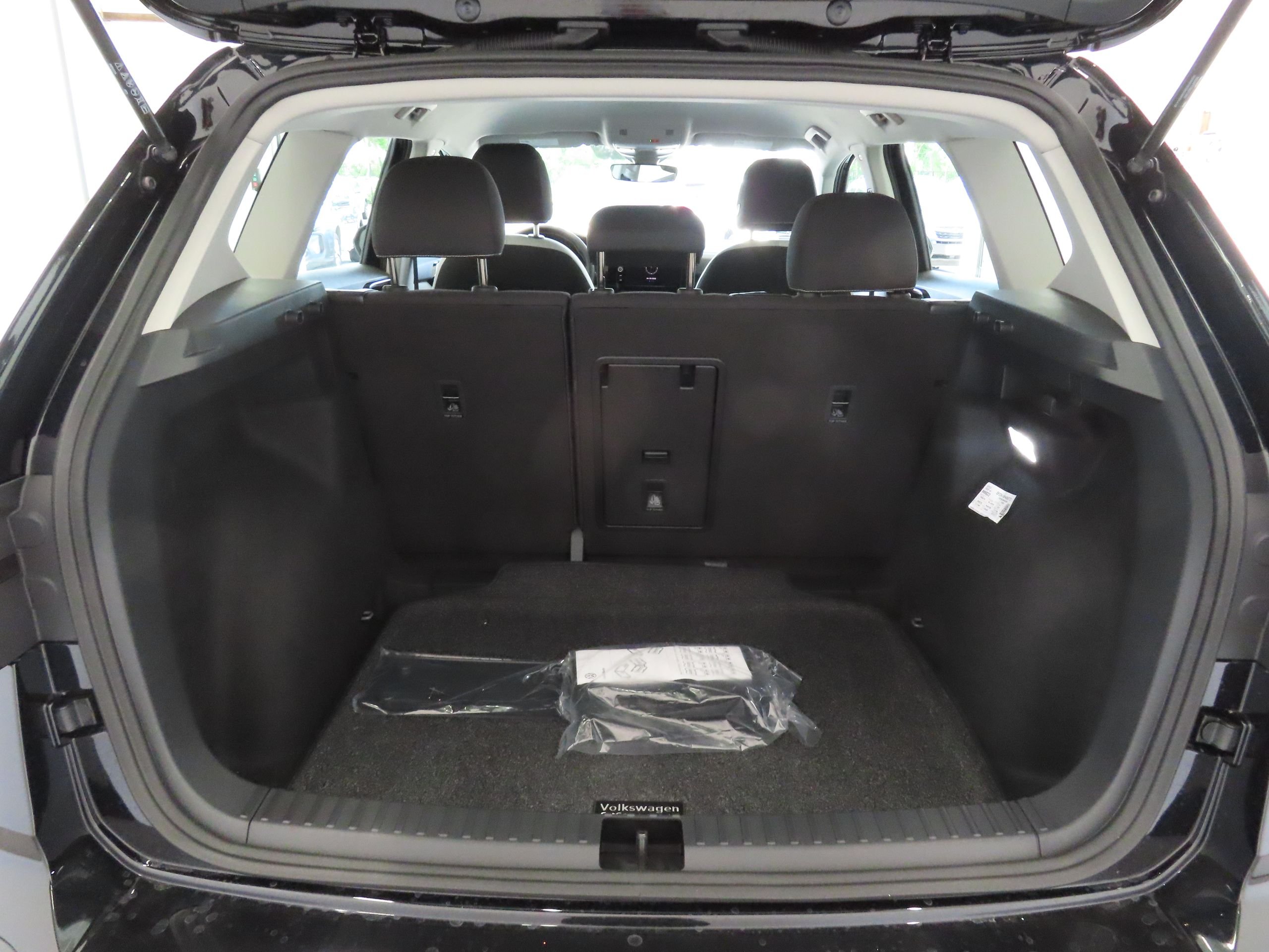New 2026 Black Volkswagen 1.5T S image 19