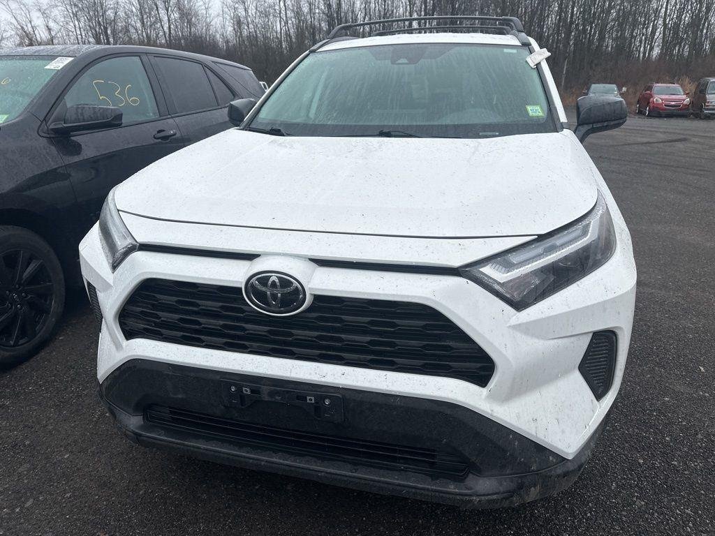 Used 2025 Ice Toyota LE image 6