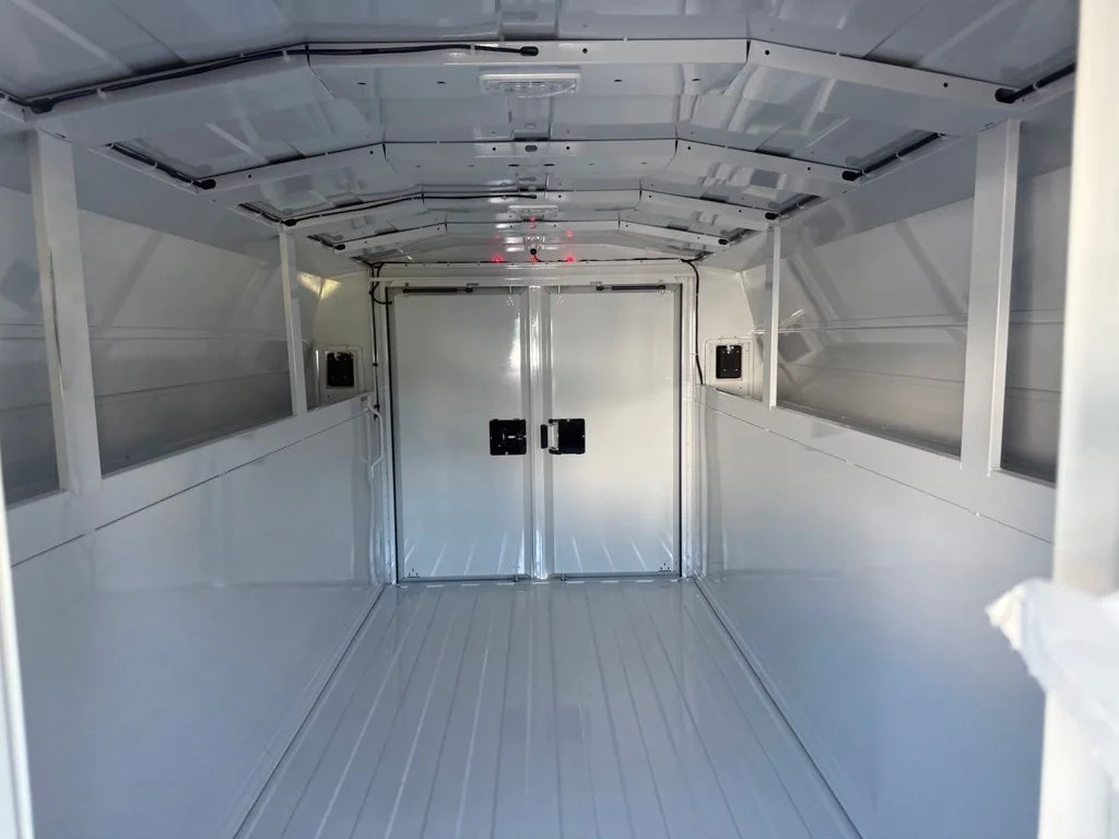 New 2026 Oxford White Ford E-350 SRW image 32