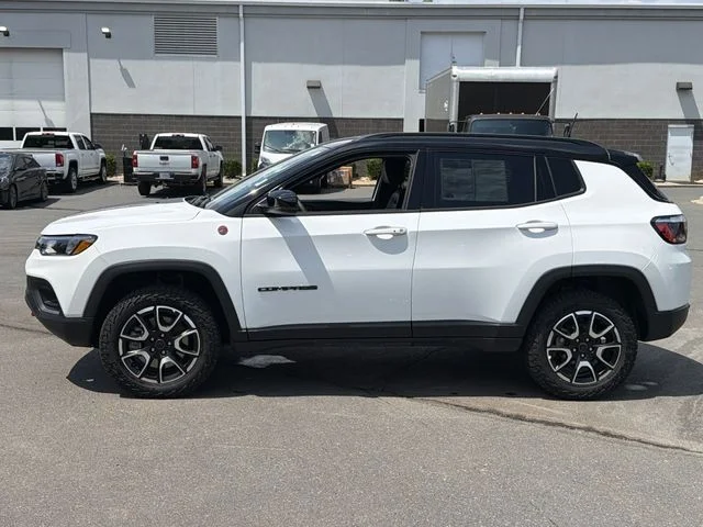 Used 2025 White Jeep Trailhawk image 10