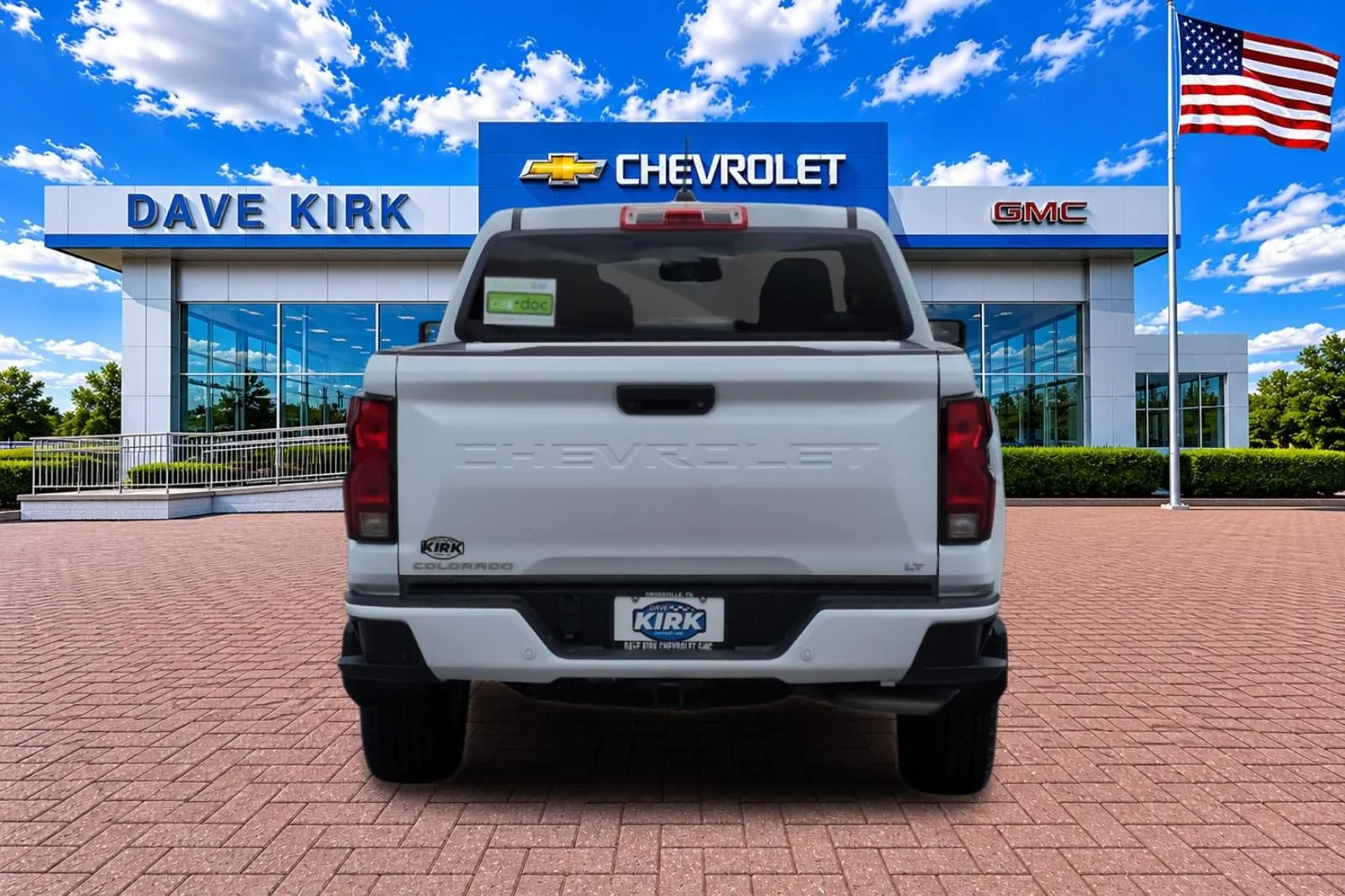 Used 2024 Summit White Chevrolet LT image 4