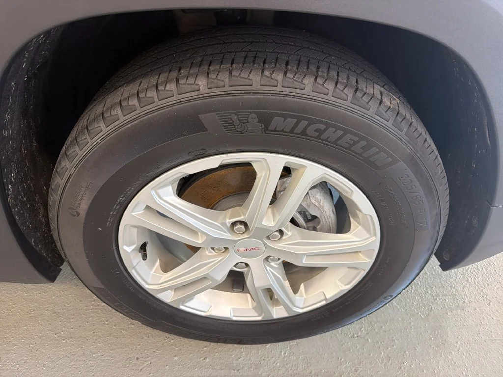 Used 2023 Silver GMC SLE image 4