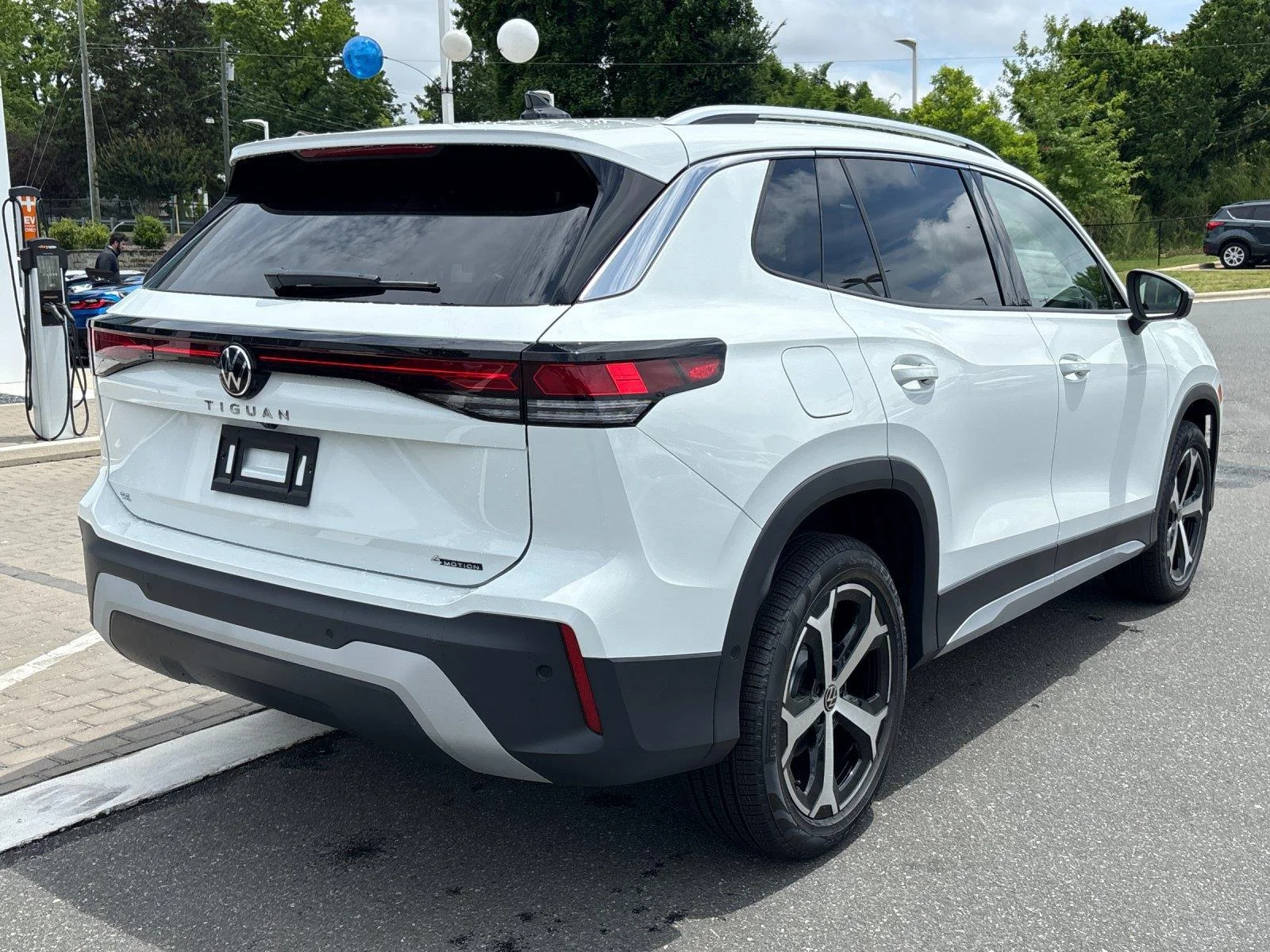 New 2026  Volkswagen SE image 5