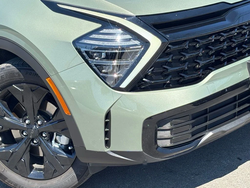 Used 2025 Green Kia X-Line image 7