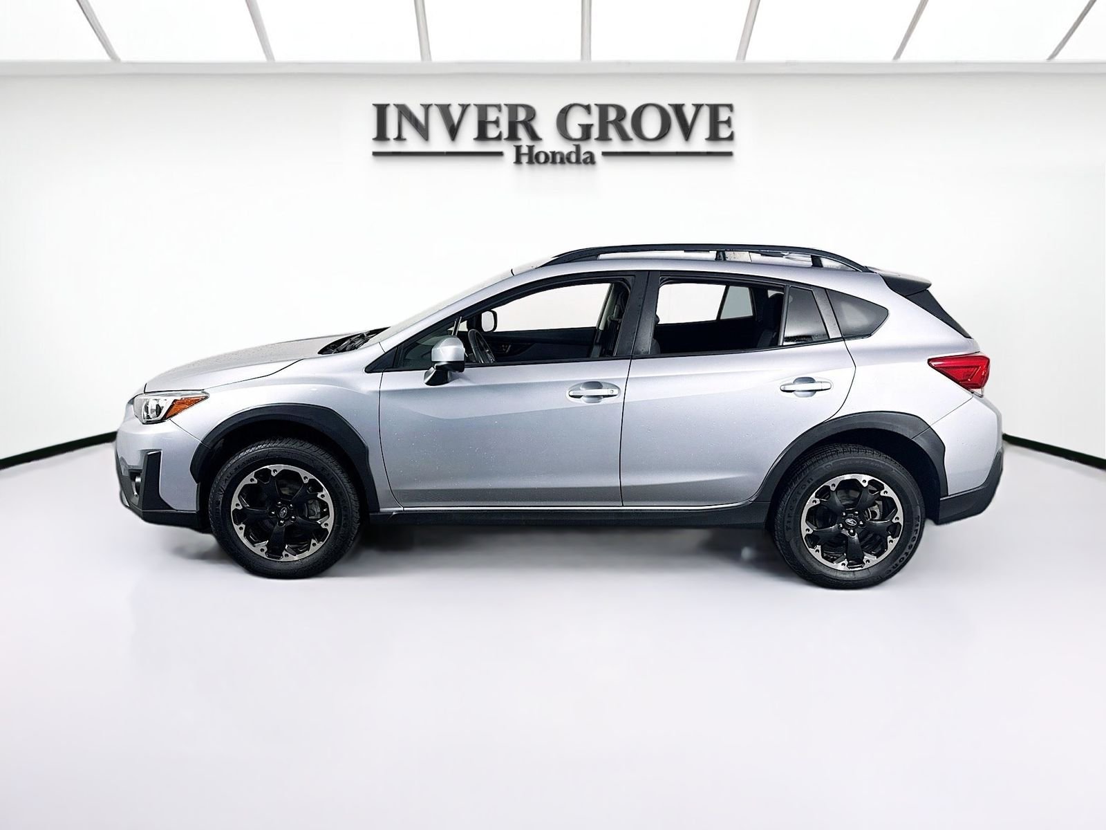 Used 2021 Ice Silver Metallic Subaru Premium image 8