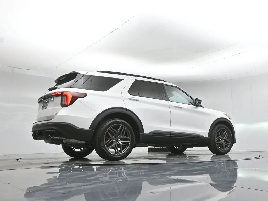 New 2026 Star White Metallic Tri-Coat Ford ST image 48