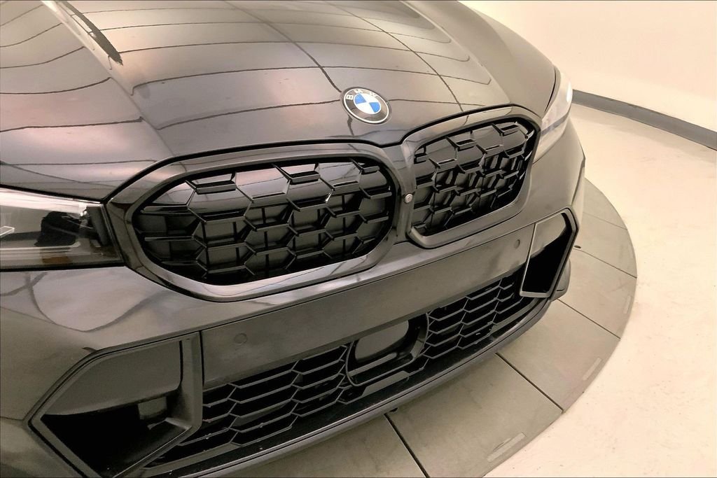 Used 2023 Black Sapphire Metallic BMW  image 29