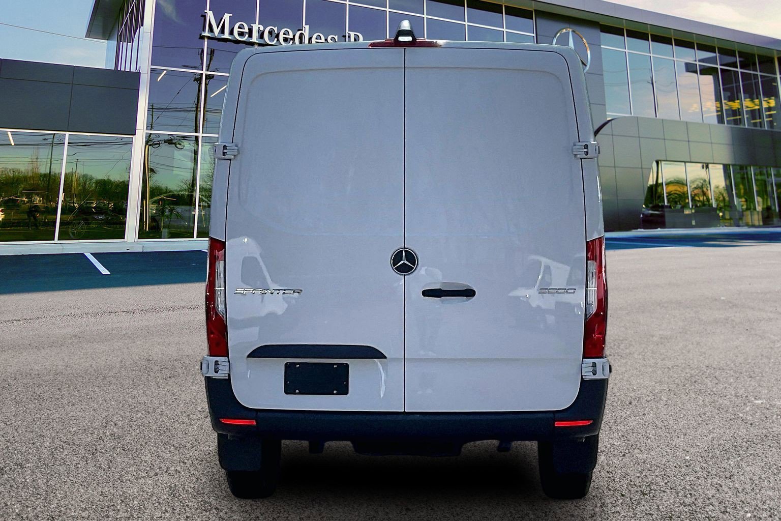New 2025 Arctic+White Mercedes-Benz Cargo 144 WB image 18