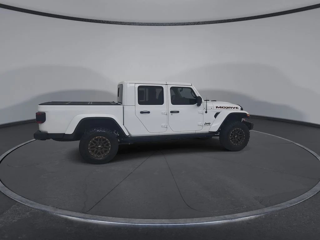 Used 2023 White Jeep Mojave image 17