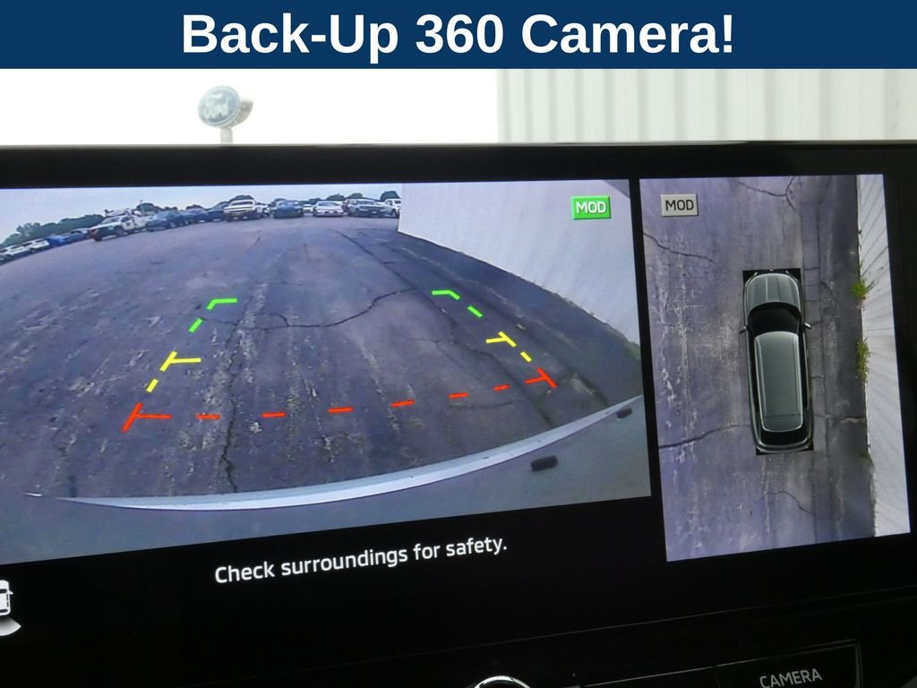 Used 2025 Silver Mitsubishi SE image 29