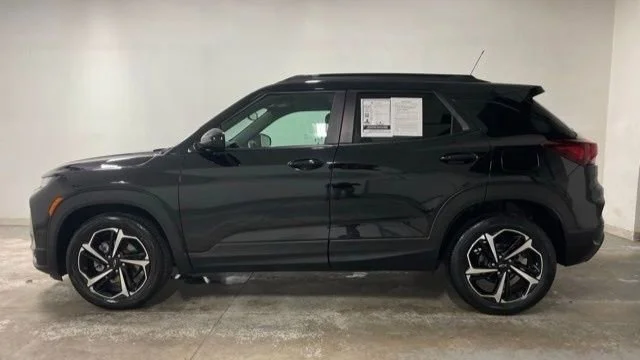 Used 2023 Mosaic Black Metallic Chevrolet RS image 5