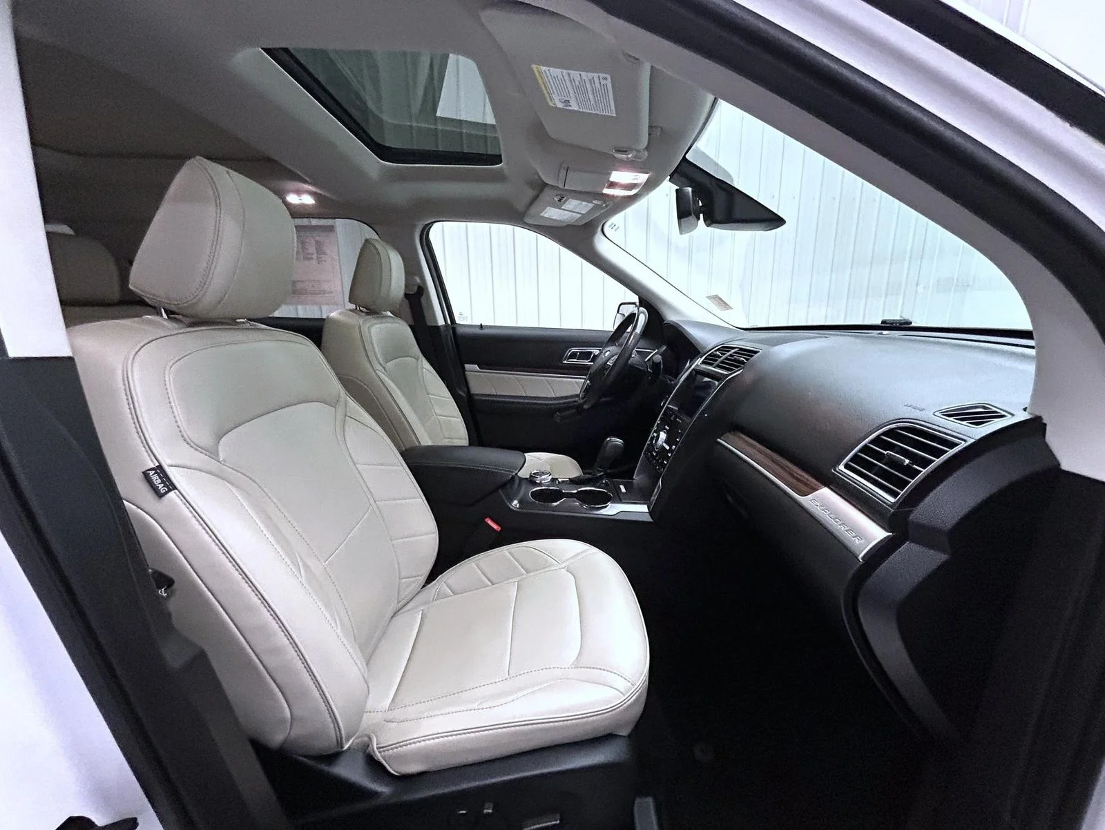 Used 2019 White Ford Limited image 15