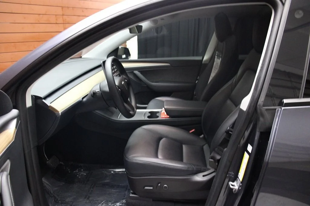 Used 2023 Solid Black Tesla Long Range image 19