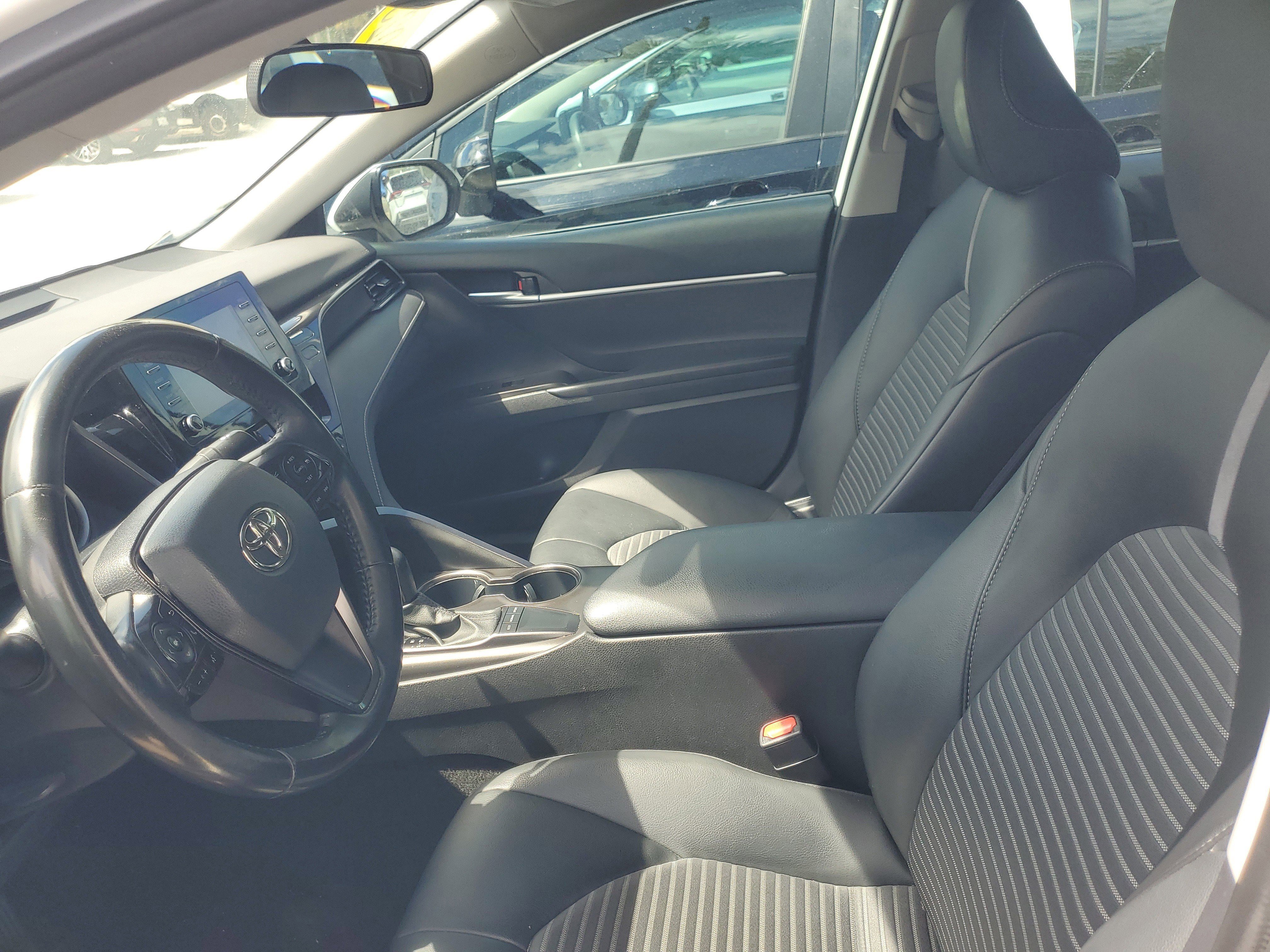 Used 2023 Ice Toyota SE image 15
